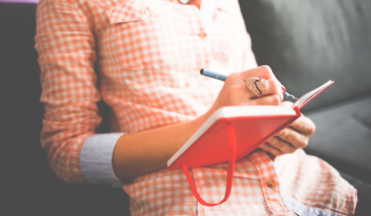 Building a Reliable Invoicing Routine for Freelance Typists